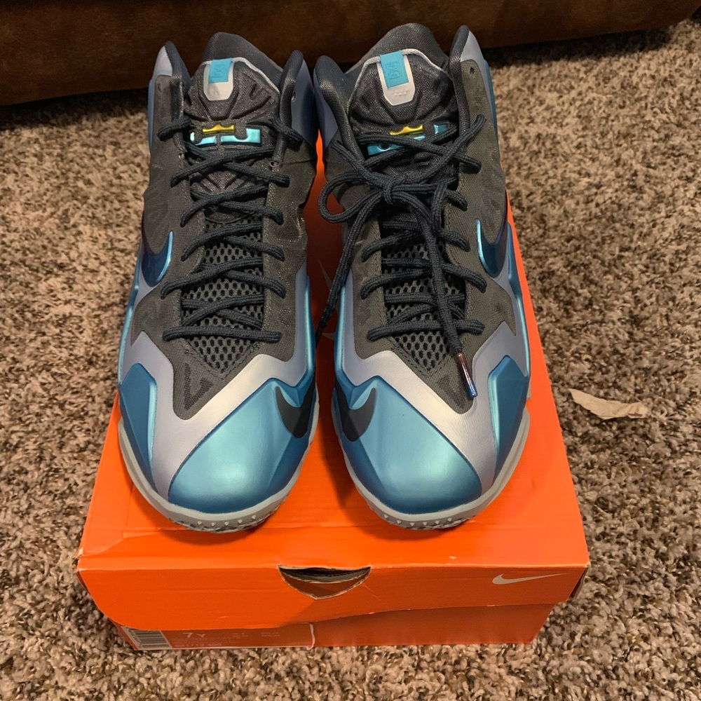 Lebron XI